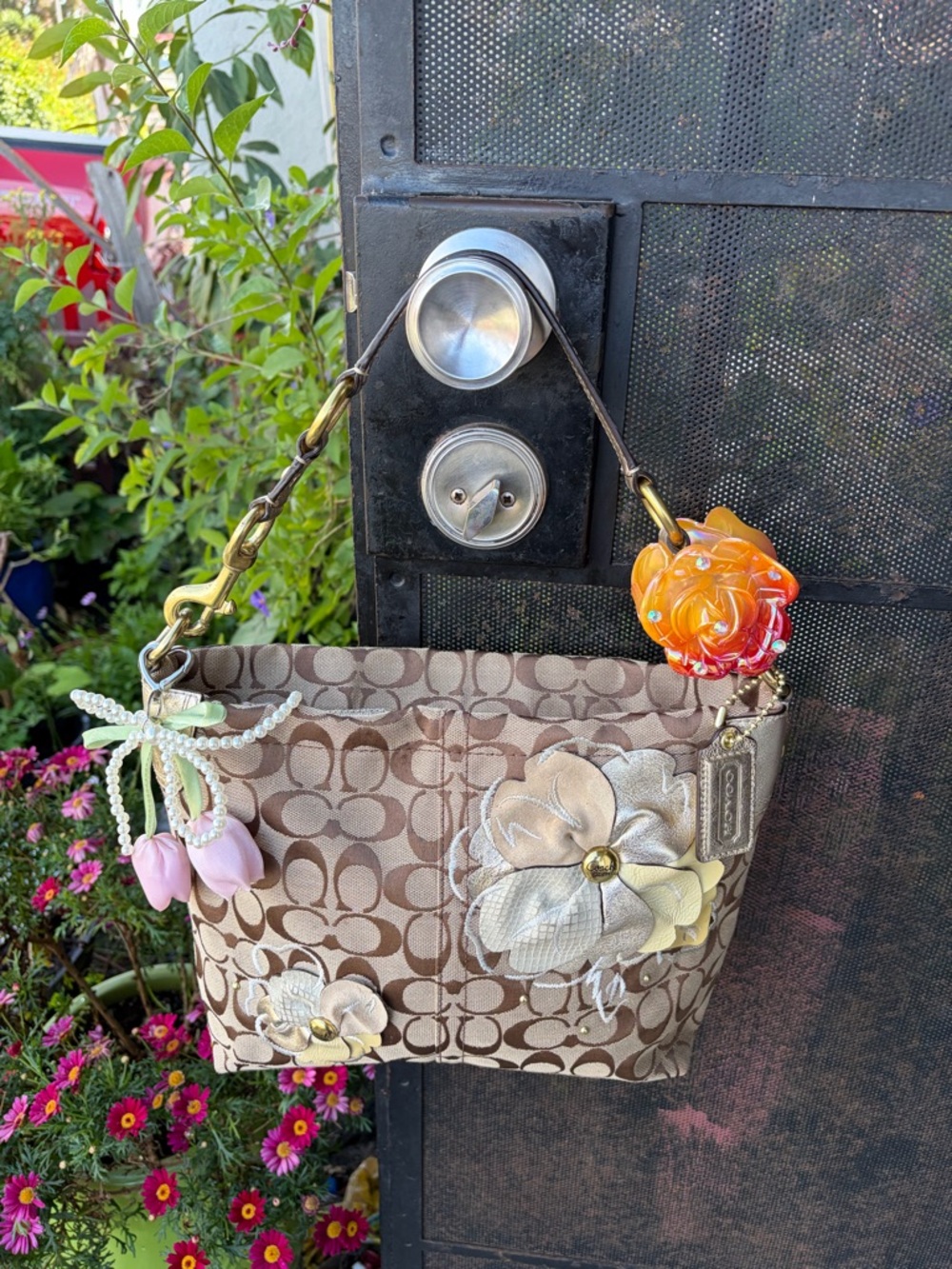 Gorgeous Y2k Coach F16879 Bleecker Leather Floral CARLY Khaki Gold Shoulder bag - Picture 13 of 16